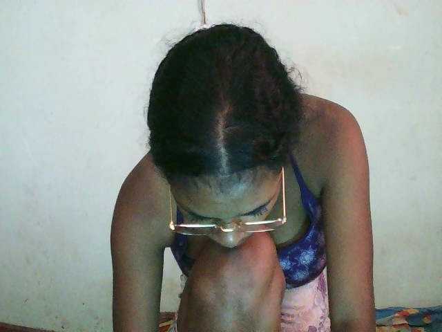 TriciaBella's BongaCams show and profile