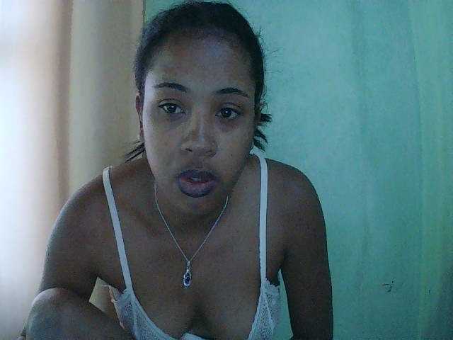TriciaBella live cam on BongaCams