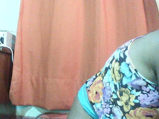 TriciaBella live cam on BongaCams