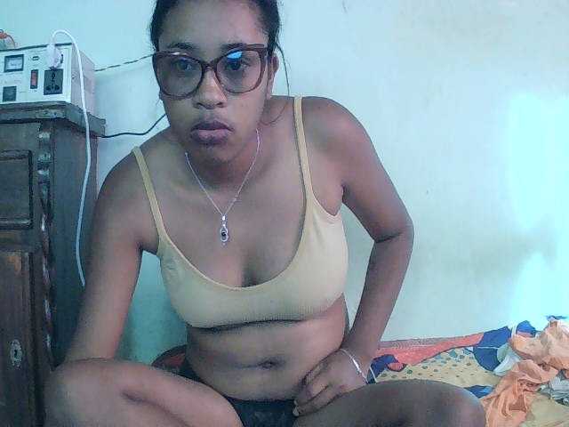 TriciaBella live cam on BongaCams