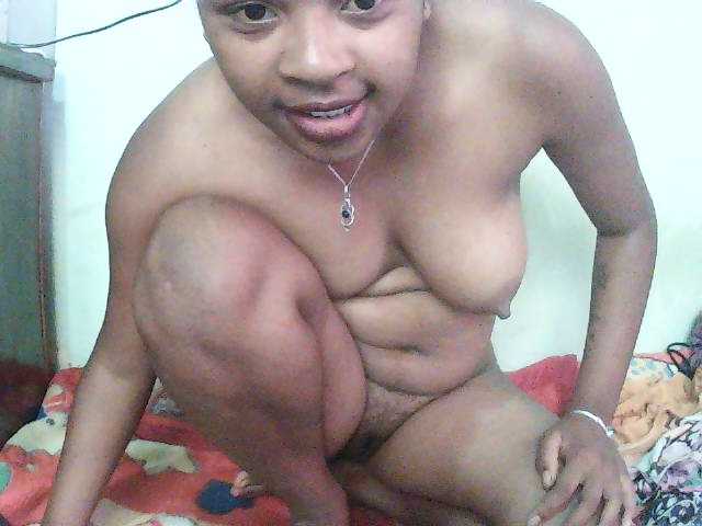 TriciaBella live cam on BongaCams