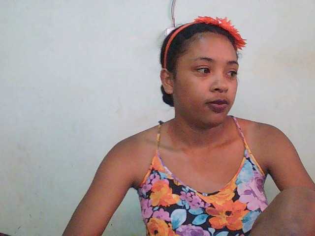 TriciaBella's BongaCams show and profile