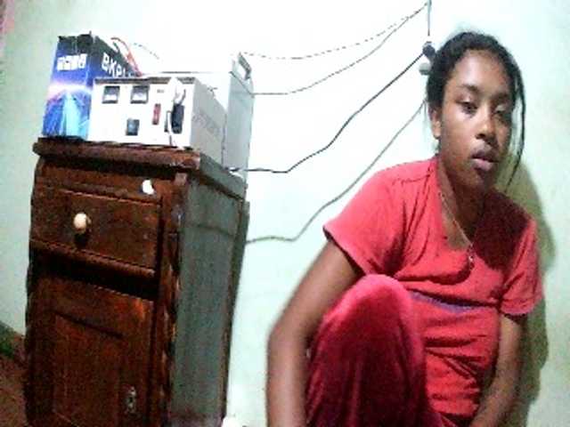 TriciaBella live cam preview
