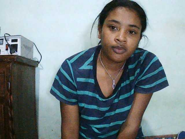 TriciaBella, 22 y/o - Live Cam on BongaCams