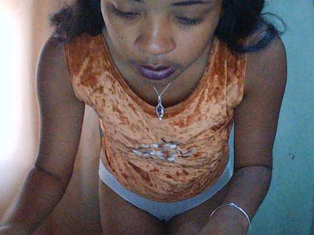 TriciaBella live cam on BongaCams
