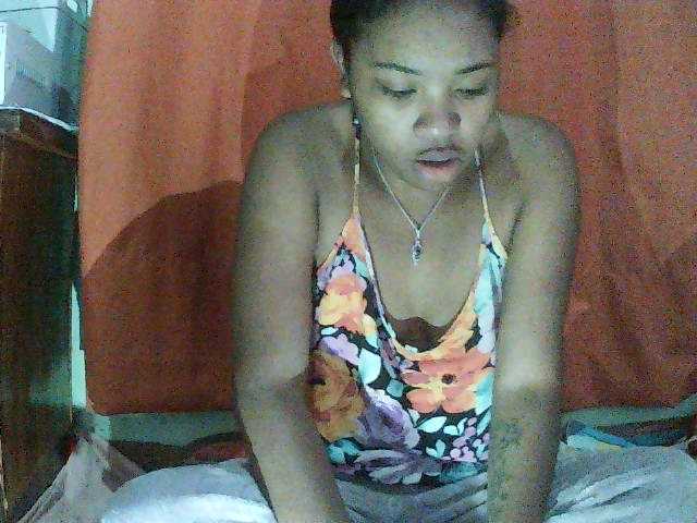 TriciaBella live cam preview