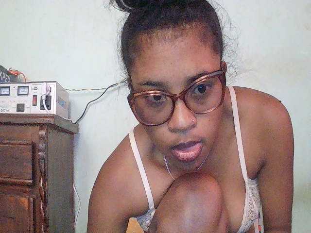 TriciaBella live cam on BongaCams