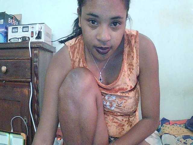 TriciaBella live cam on BongaCams