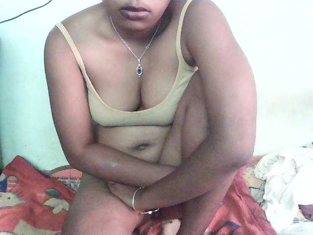 TriciaBella, en directo ahora en BongaCams