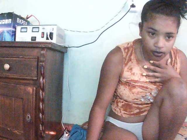 TriciaBella live cam on BongaCams