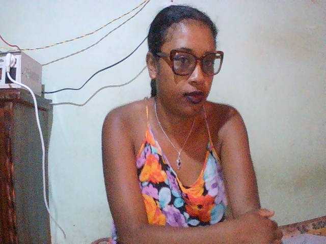 TriciaBella live webcam show