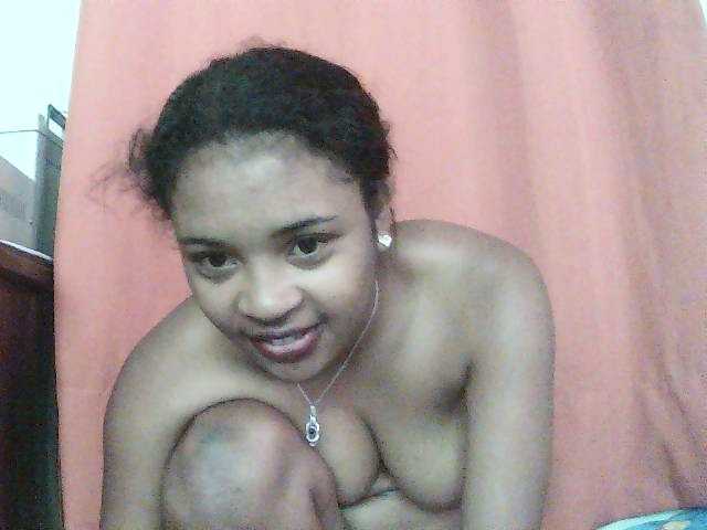 TriciaBella live cam on BongaCams