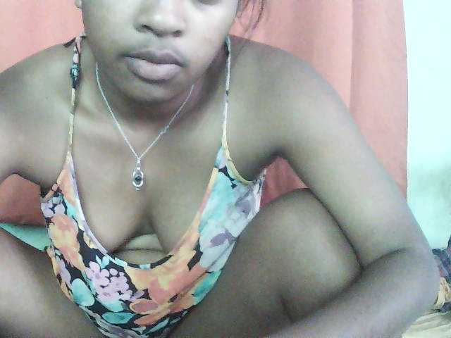 TriciaBella live cam on BongaCams