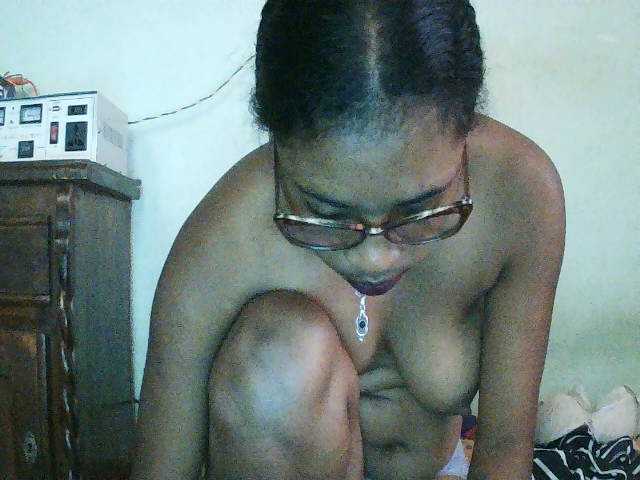 TriciaBella live cam on BongaCams