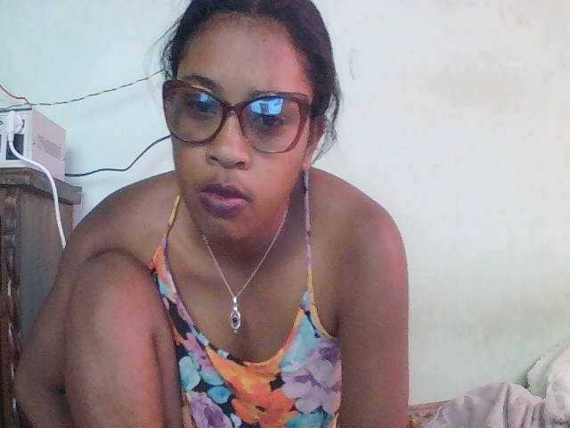 TriciaBella live cam on BongaCams