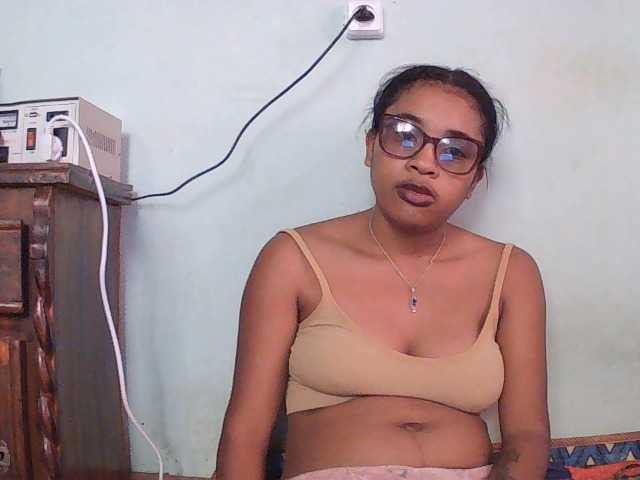 TriciaBella live cam on BongaCams