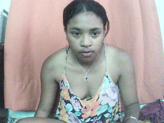 TriciaBella live cam on BongaCams