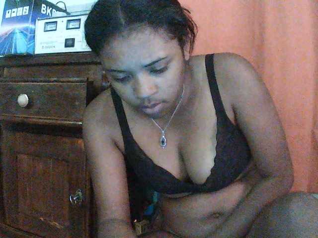 TriciaBella live cam on BongaCams