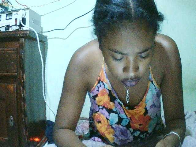 TriciaBella live cam on BongaCams