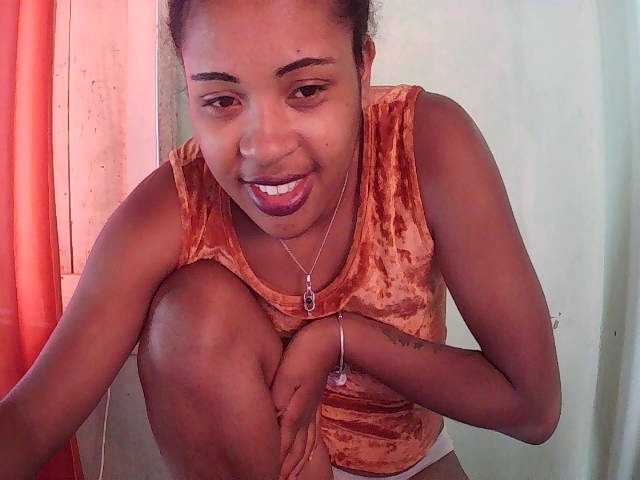 TriciaBella live cam on BongaCams