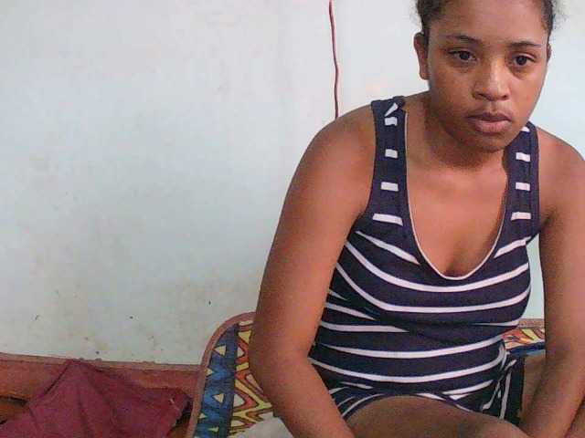 TriciaBella's BongaCams show and profile