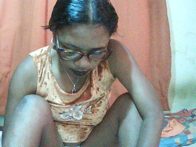 TriciaBella live cam on BongaCams