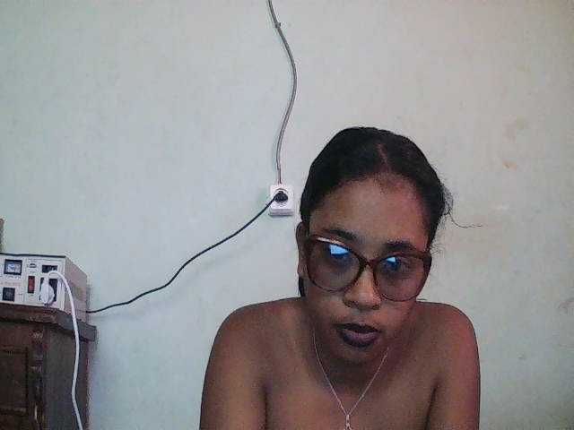 TriciaBella live cam on BongaCams