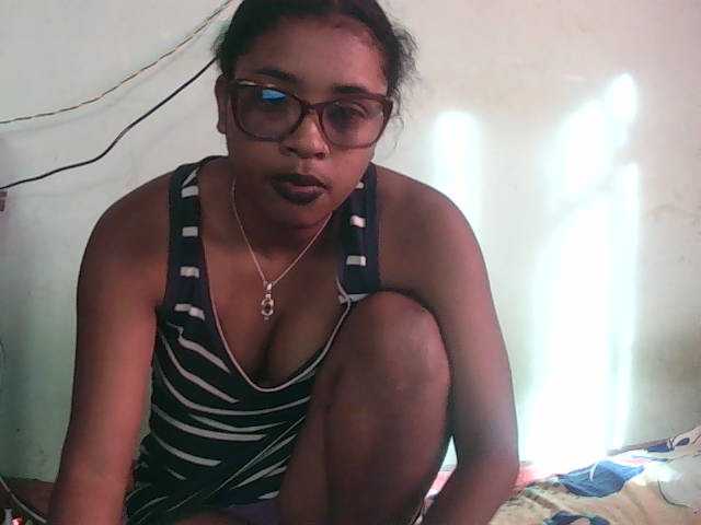 TriciaBella live cam on BongaCams