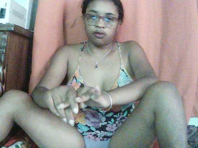 TriciaBella live cam on BongaCams