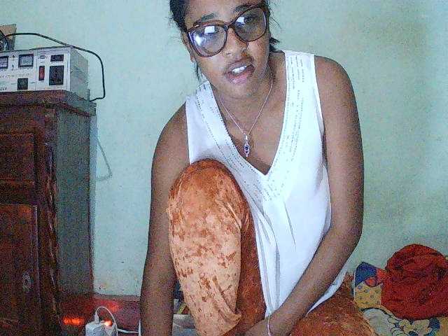 TriciaBella live cam on BongaCams