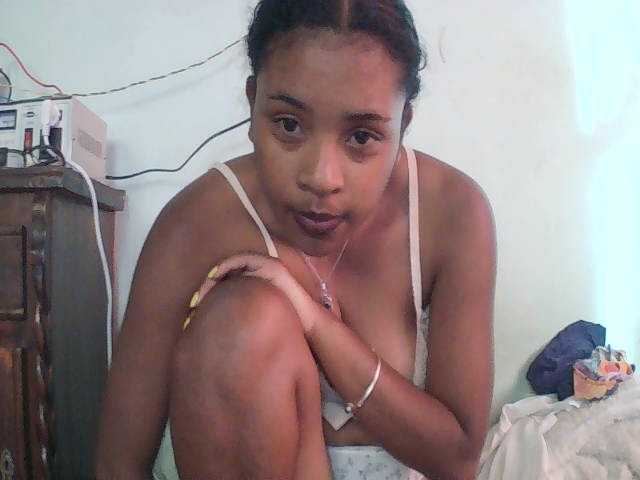 TriciaBella live cam on BongaCams