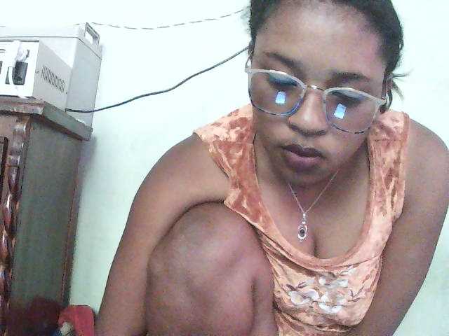TriciaBella live cam on BongaCams