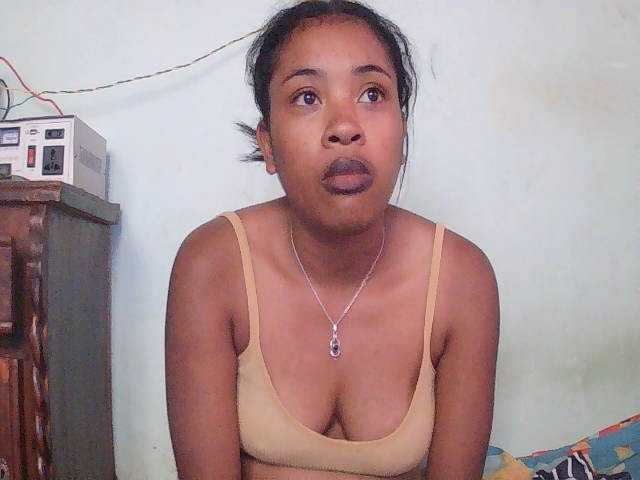 TriciaBella live cam on BongaCams