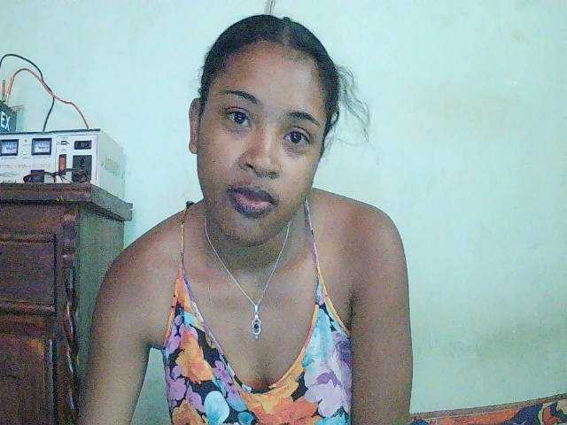 TriciaBella live cam on UnifiedCams