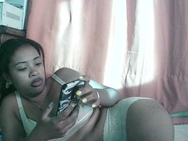 TriciaBella live cam on BongaCams