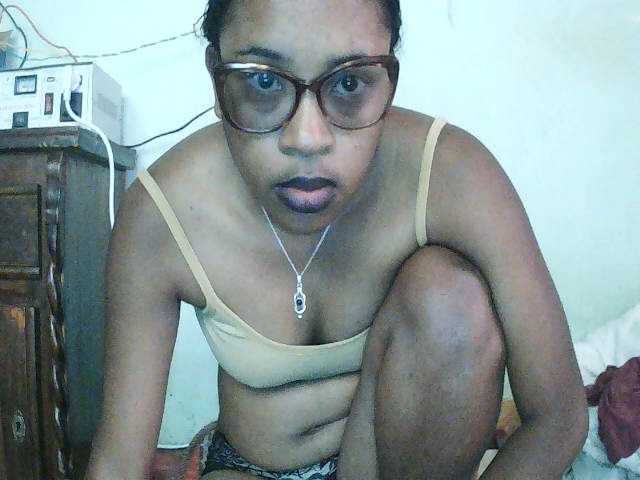 TriciaBella live cam on BongaCams