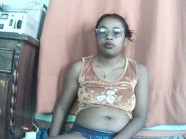 TriciaBella live cam on BongaCams