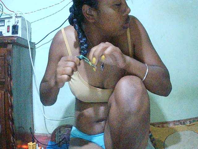 TriciaBella live cam on BongaCams