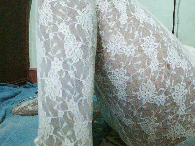 TriciaBella's BongaCams show and profile