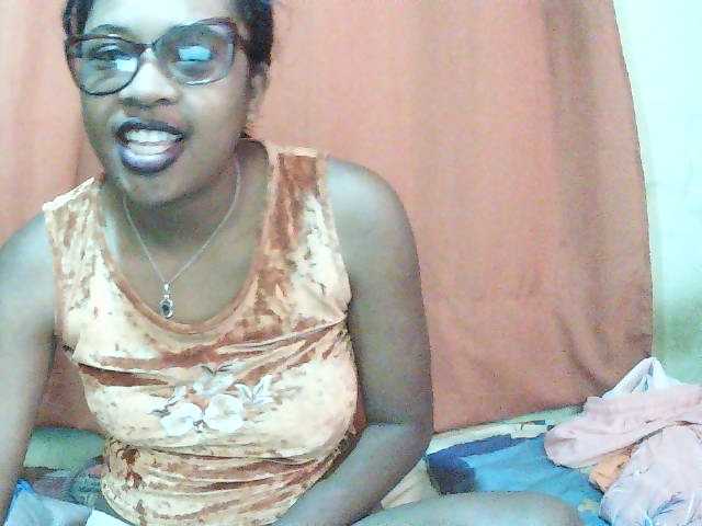 TriciaBella live cam on BongaCams
