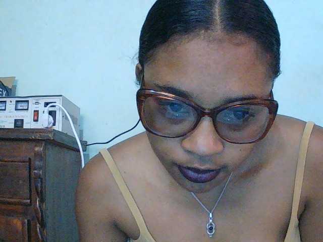 TriciaBella live cam on BongaCams