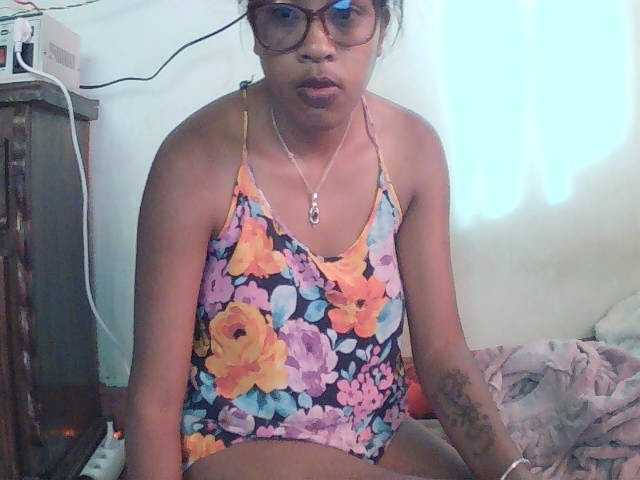 TriciaBella live cam on BongaCams