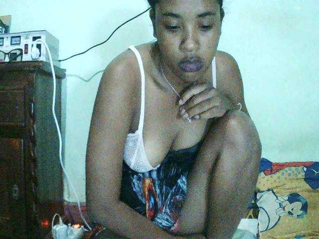 TriciaBella live cam on BongaCams