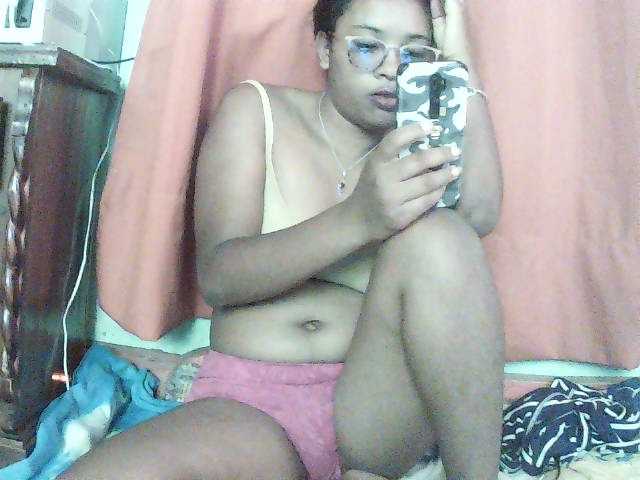 TriciaBella live cam on BongaCams