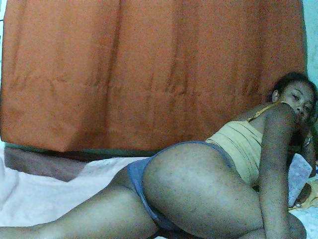 TriciaBella live cam on BongaCams