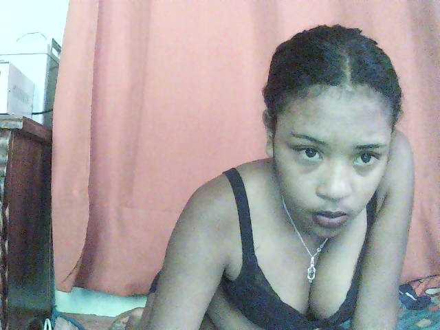 TriciaBella live cam on BongaCams