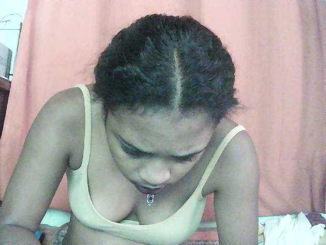 TriciaBella live cam on BongaCams