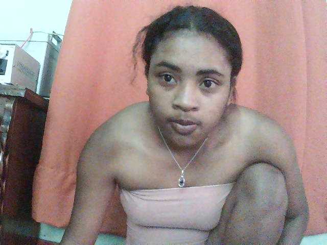 TriciaBella in webcam