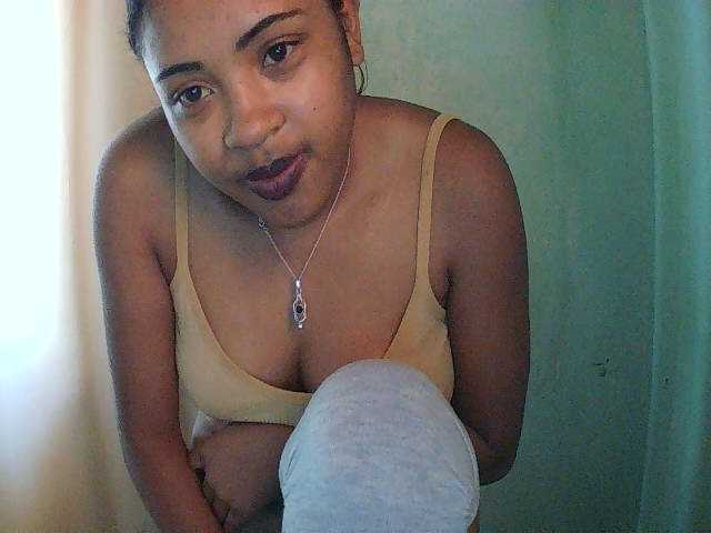 TriciaBella live cam on BongaCams