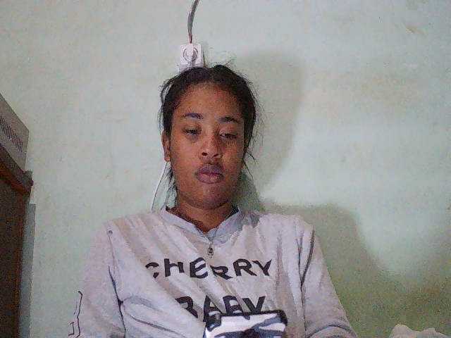 TriciaBella live cam on BongaCams